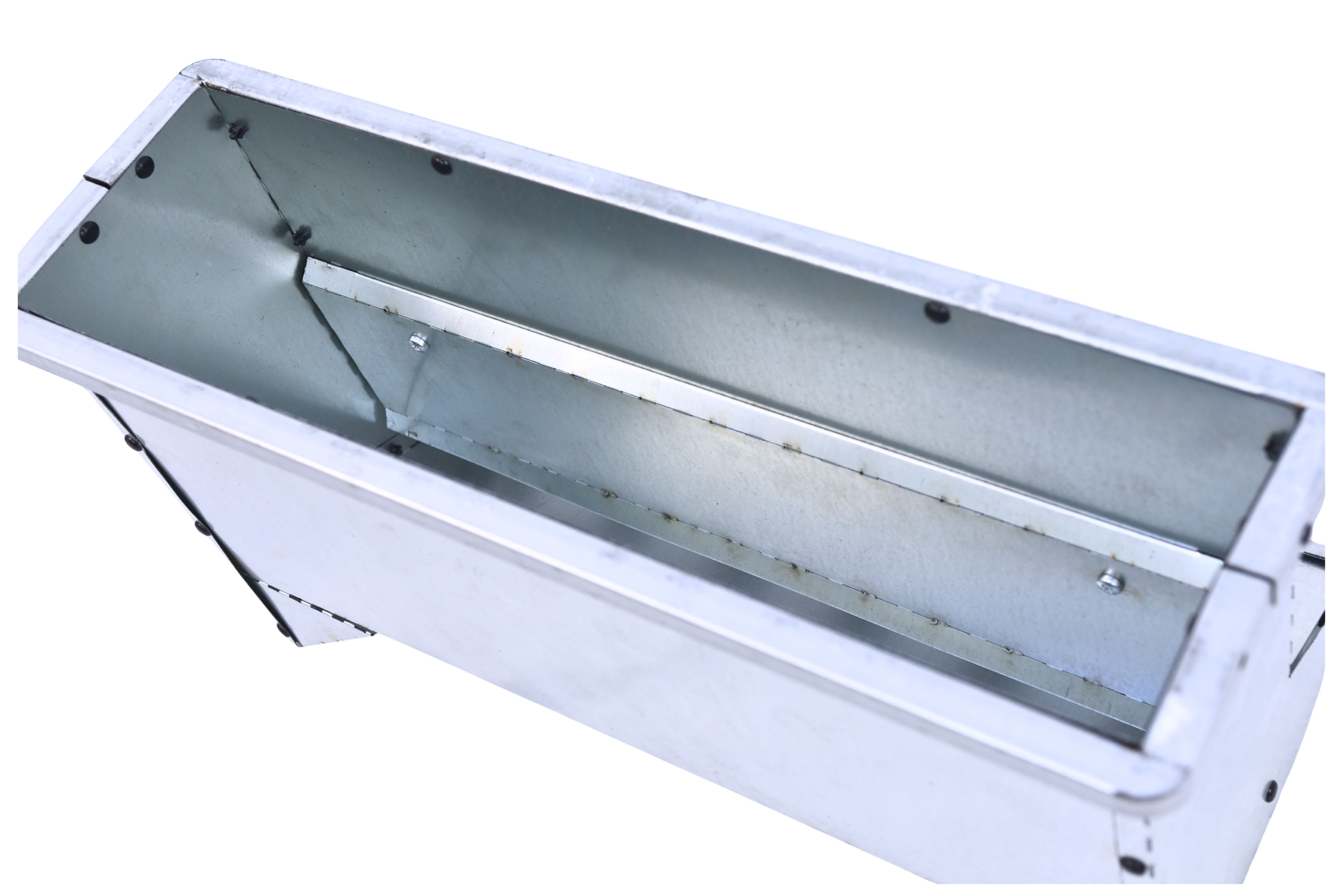 Кормушка бункерная односторонняя "Нетпотерь 25-1" фронт кормления на 10 голов. Фото 11 Кормушка бункерная односторонняя "Нетпотерь 25-1" фронт кормления на 10 голов. Фото 11